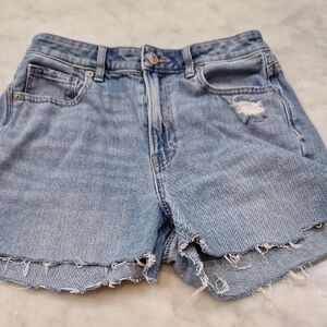 American Eagle Blue Mom Jean Shorts Distressed‎ High-Waisted Womens Sz 4